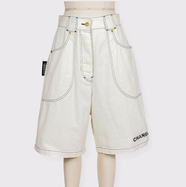 CHANEL ホワイト ハイウエストショーツ ヴィンテージ Chanel Vintage White High-Waisted Shorts – Wararni.com