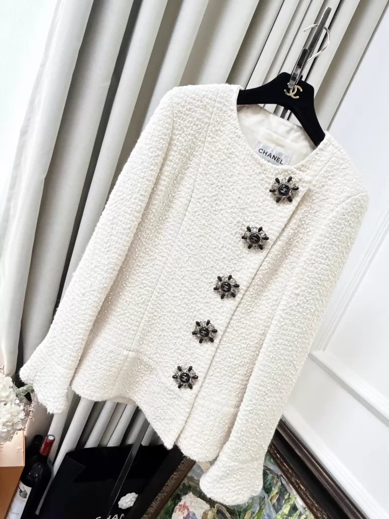Chanel 18A off-white tweed jacket