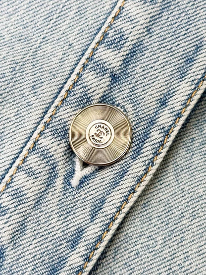 Chanel 21C light blue V-neck cardigan/denim jacket