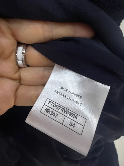 Chanel 21P tweed cardigan with two pockets