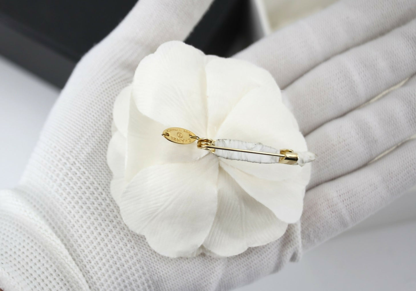 Chanel Vintage 81-85 Fabric White Camellia Brooch