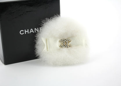 Chanel Vintage 04A Rabbit Fur White Round Bow Brooch