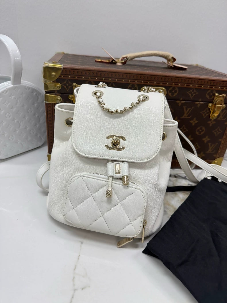 Chanel 22B backpack in white grained calfskin leather with gold-tone hardware