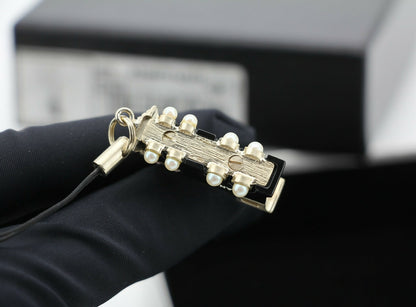 Chanel Vintage 07C Imitation Pearl Black Train Charm