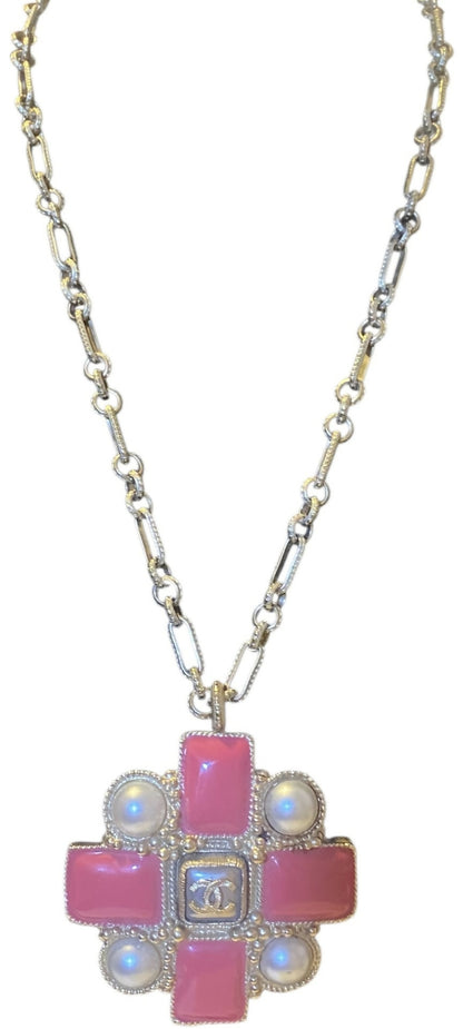 Chanel 13S XL CC Medallion Pendant Pink Coral Gripoix Pearl Gold Necklace