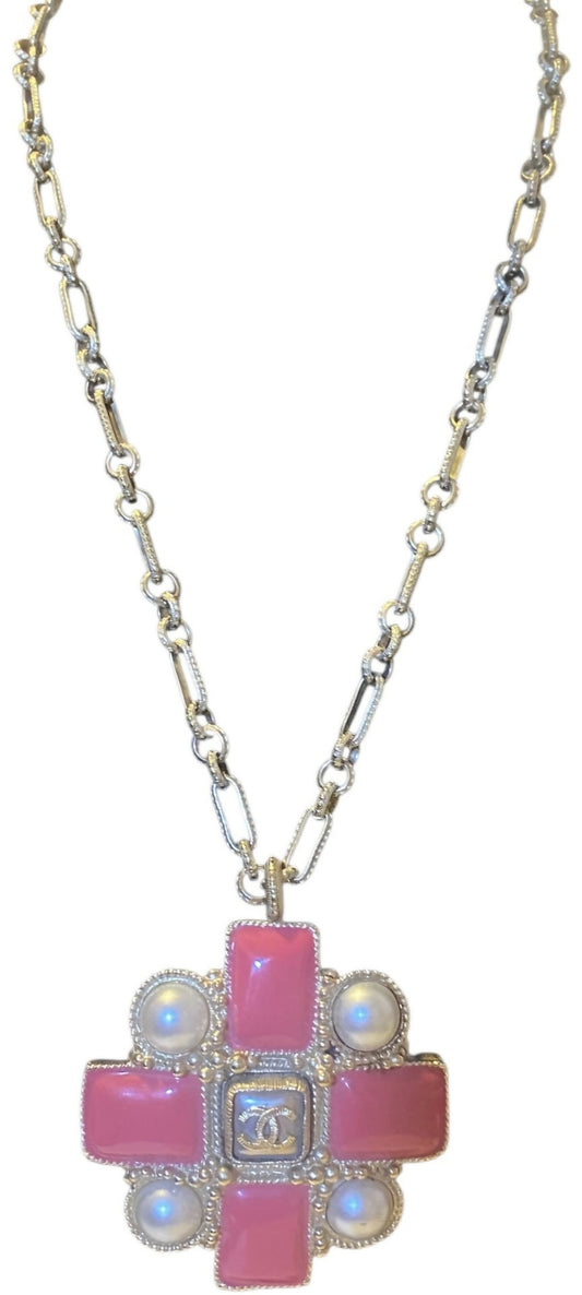 Chanel 13S XL CC Medallion Pendant Pink Coral Gripoix Pearl Gold Necklace