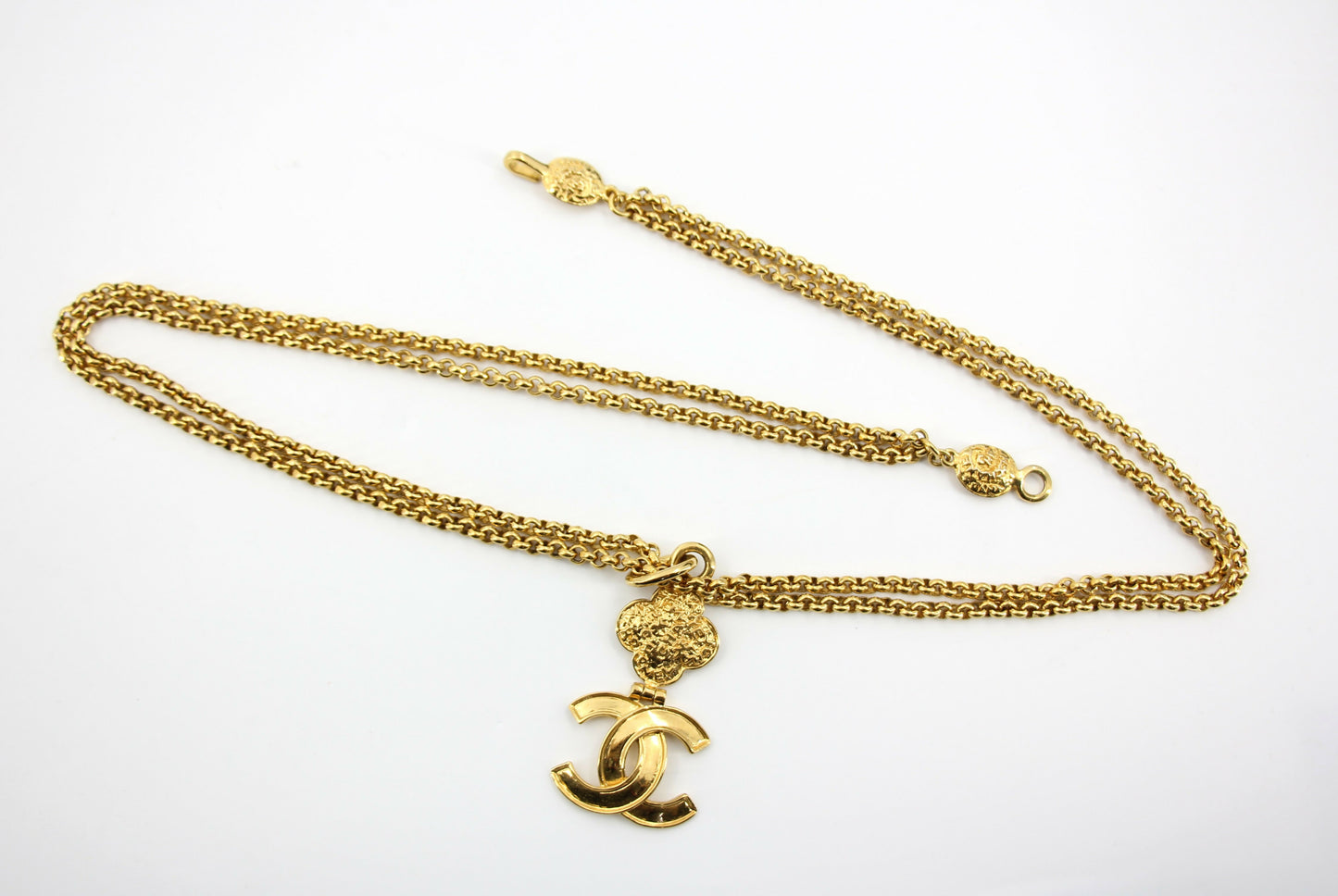 Chanel Vintage 95A Gold-plated Plain Gold Floral Long Necklace