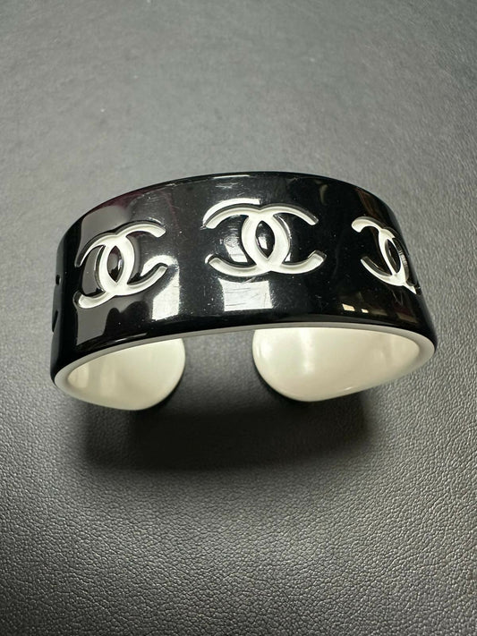 Chanel Vintage 2002 Resin Black and White CC Bracelet
