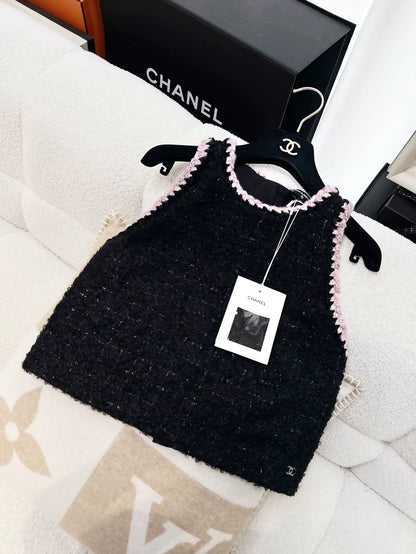Chanel 24K Black/Pink tweed top