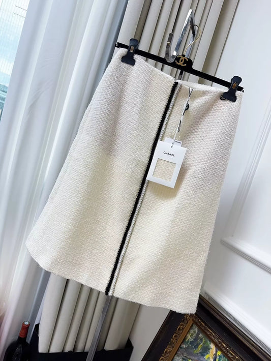 Chanel 20A Rue Cambon ecru skirt