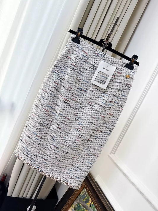 Chanel 18c mixed color tweed skirt