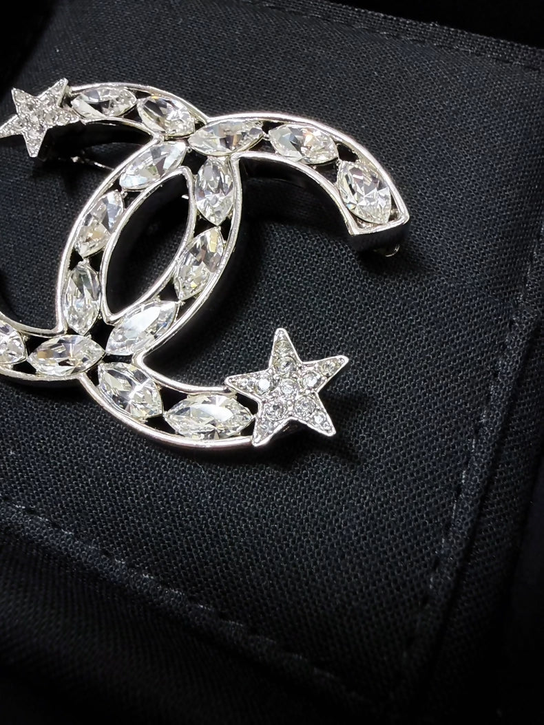 Chanel 2020 Spring/Summer double C silver diamond brooch