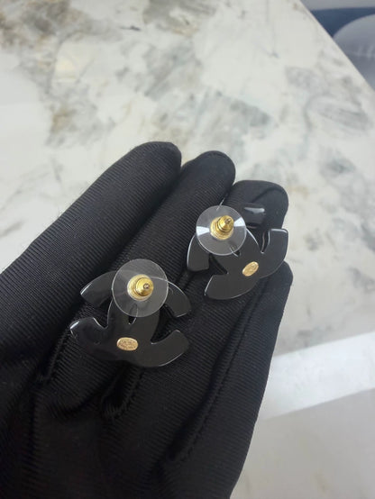 Chanel 23A comic-style double C earrings