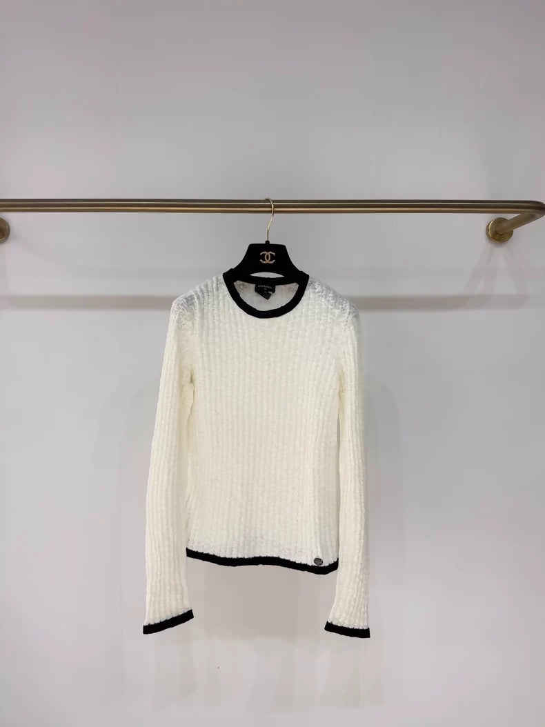 Chanel 22C Black and White Knit Top