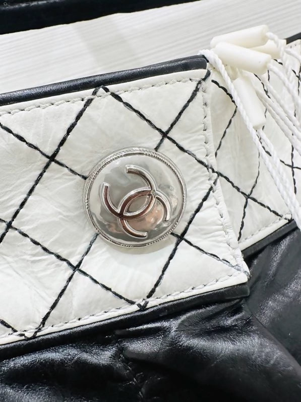 Chanel runway style black and white lambskin high-waisted shorts, F36