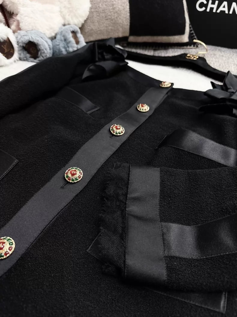 Chanel 2010 Black Satin Bow-Tweed jacket