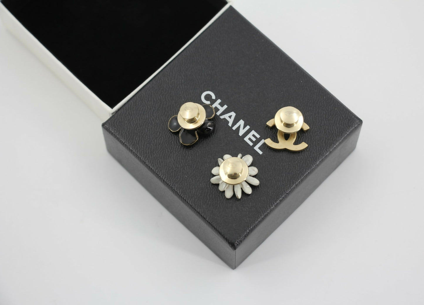 Chanel Vintage 10P Enamel Black Flower CC and White Chrysanthemum Brooch