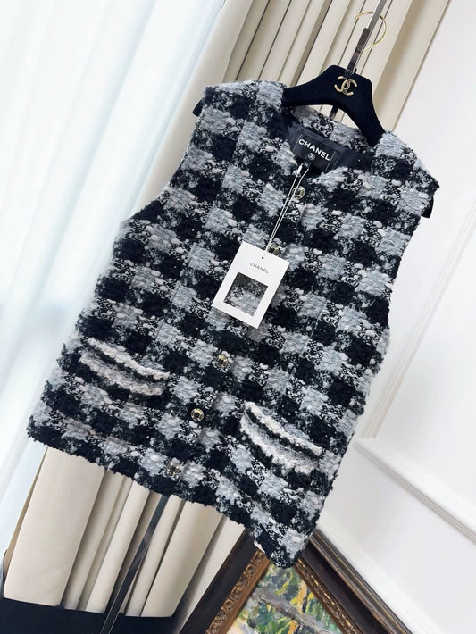 Chanel Coco Neige Ski Collection grey tweed vest