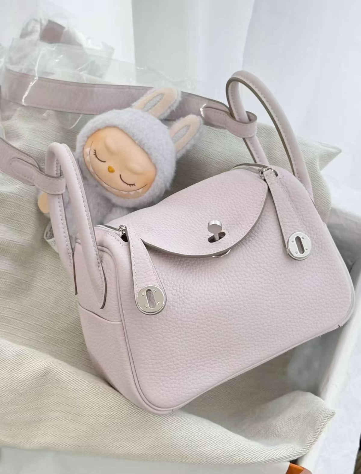 Hermès Mini Lindy Anemone / Dream Purple Leather with Palladium Hardware