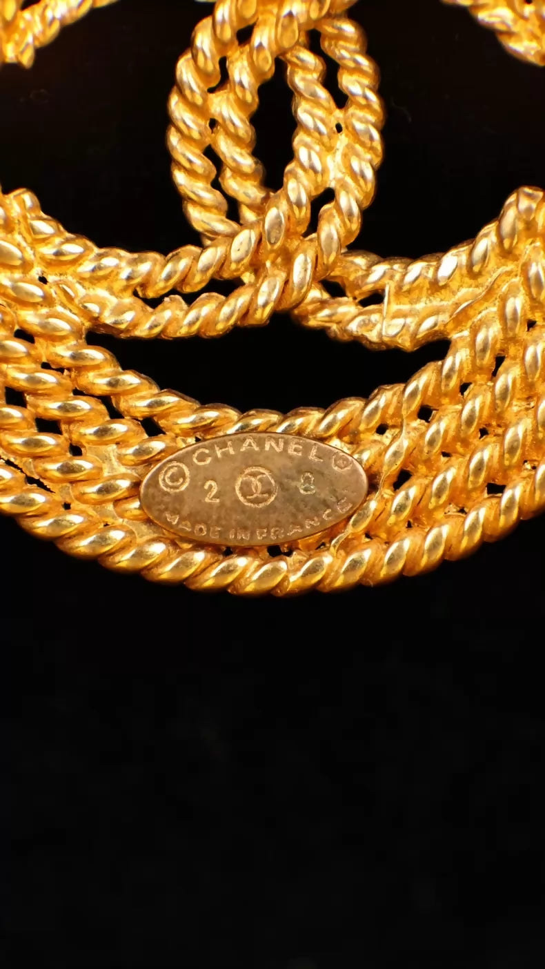 Chanel 1992 Gold Double C Round Pendant Necklace