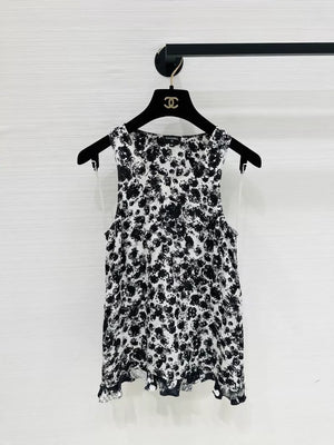 Chanel 26p black and white floral blouse