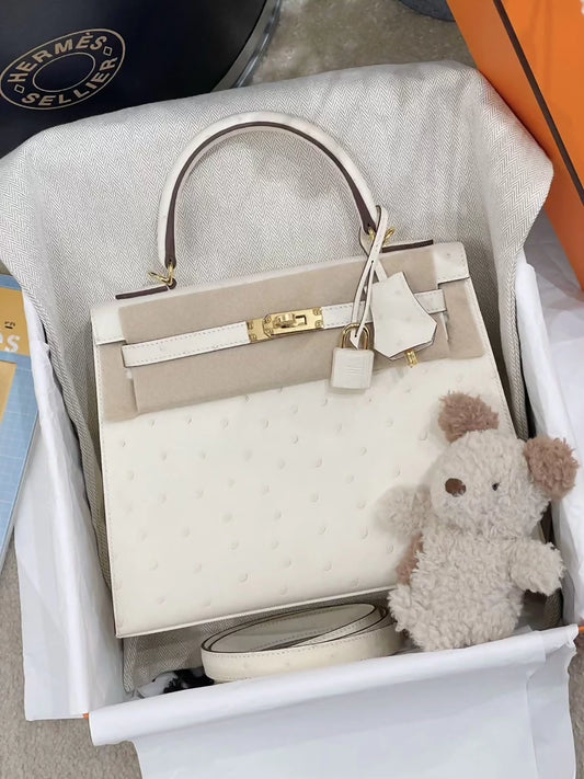 Hermès Kelly 25 Nata Ostrich Leather Gold Hardware