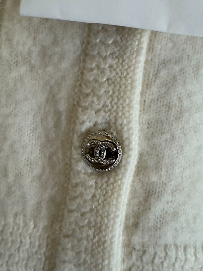 Chanel 23n Ski Collection cashmere cardigan