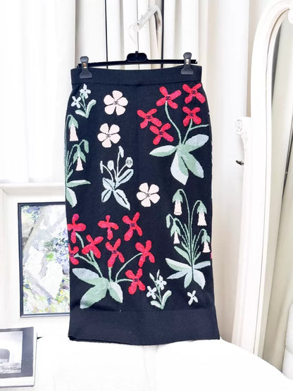 Chanel 21A black floral cashmere skirt