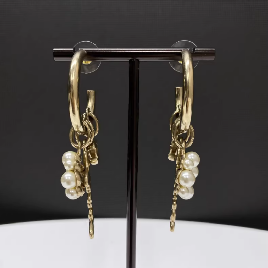 Chanel 21P flower letter pendant semicircular earrings classic element elegant temperament earrings very presence brand new idle (3)