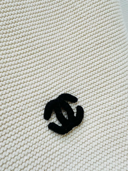 Chanel 26S beige knit top