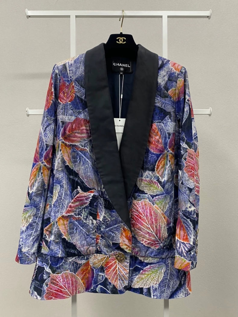 Chanel 18K purple-blue lapel jacket