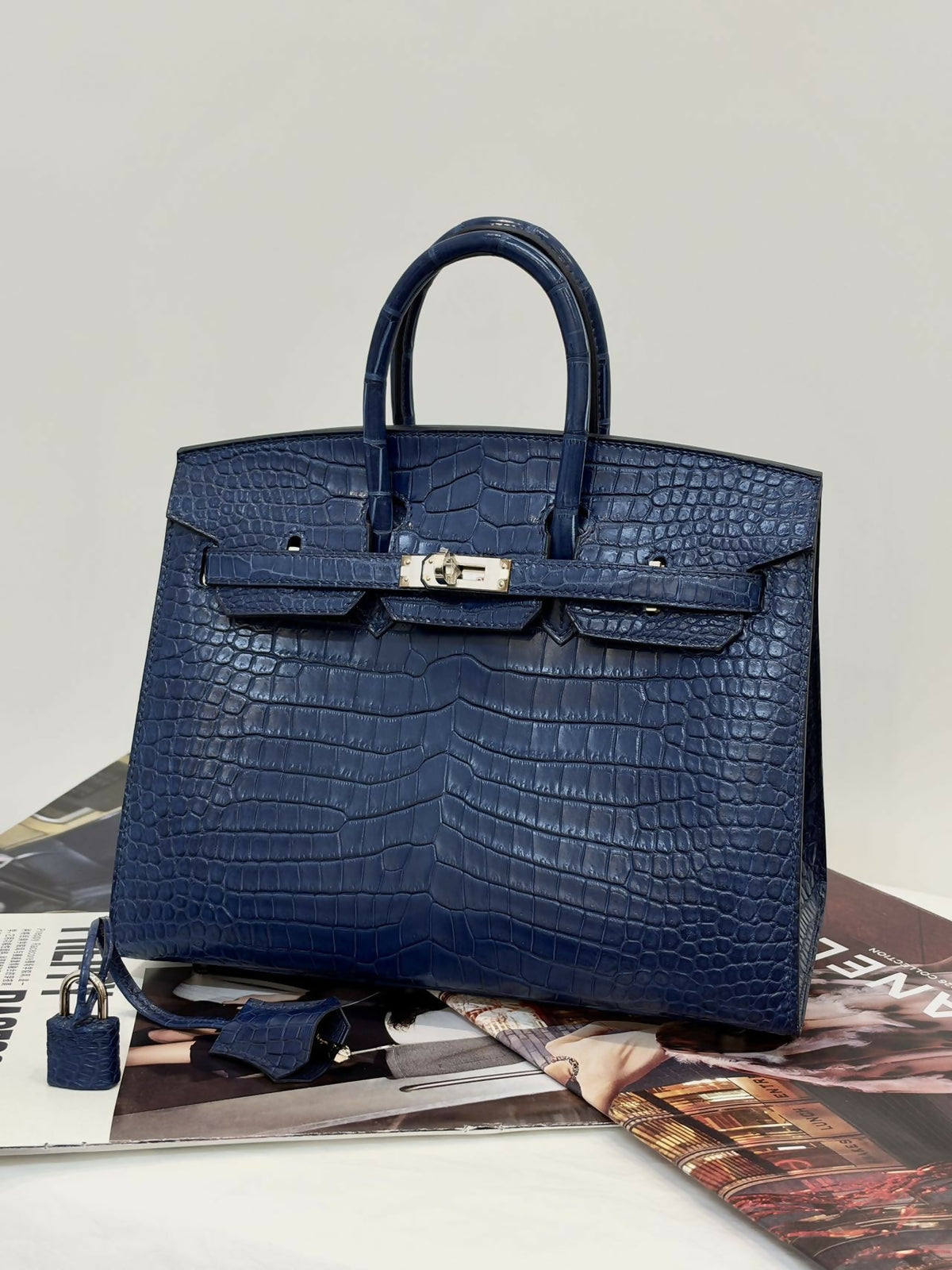 Hermès Birkin 25 Indigo Blue Dye / Bleu Indigo Shiny Porosus Crocodile with Palladium Hardware B Stamp