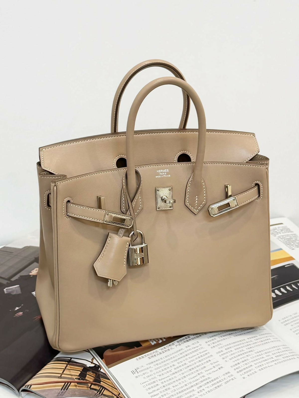 Hermès Birkin 25 Gris Galet / Galaxy Grey Tadelakt Leather with Pineapple Motif Hardware Square R Stamp