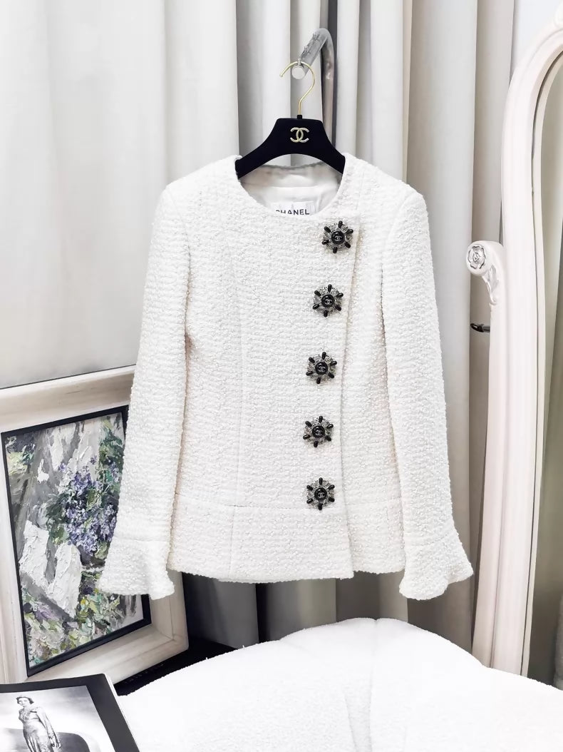 Chanel 17A white ecru tweed suit jacket and skirt
