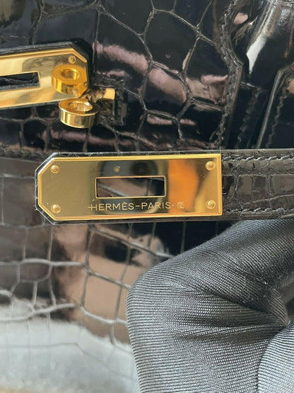 Hermès Birkin 30 Noir / Black Shiny Niloticus Crocodile with Gold Hardware B Stamp