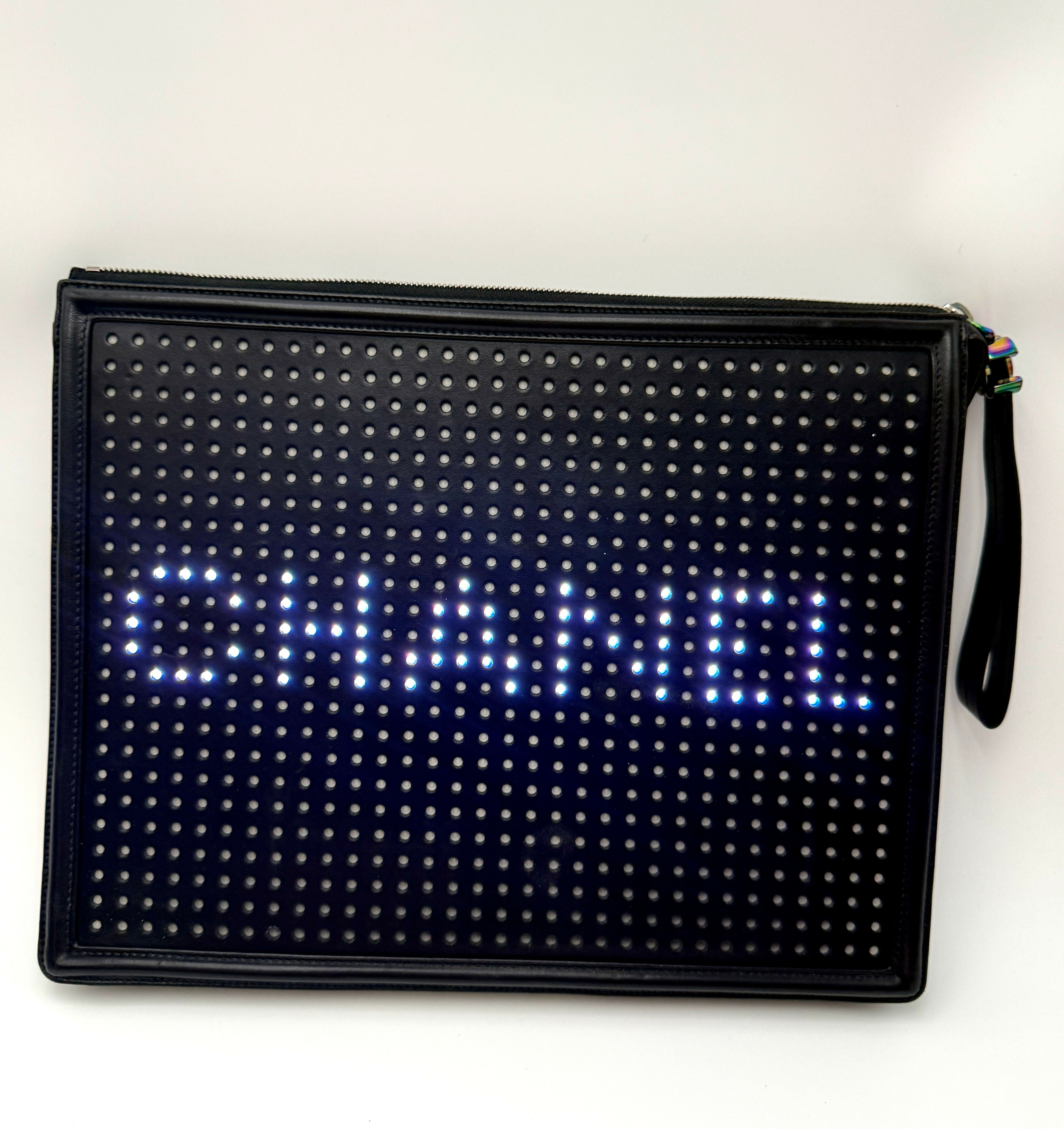 じ*ゅ様 定価50万CHANELツイード　店頭入荷数極小！レアバッグ　ラウンド Chanel LED Light-Up Clutch – Extremely Rare Collector's Piece