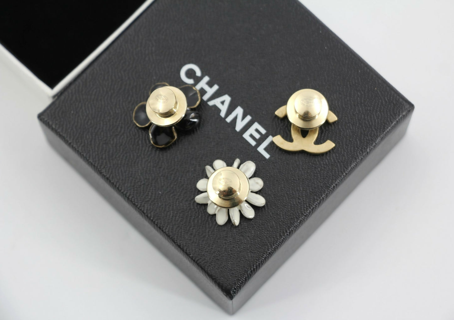Chanel Vintage 10P Enamel Black Flower CC and White Chrysanthemum Brooch
