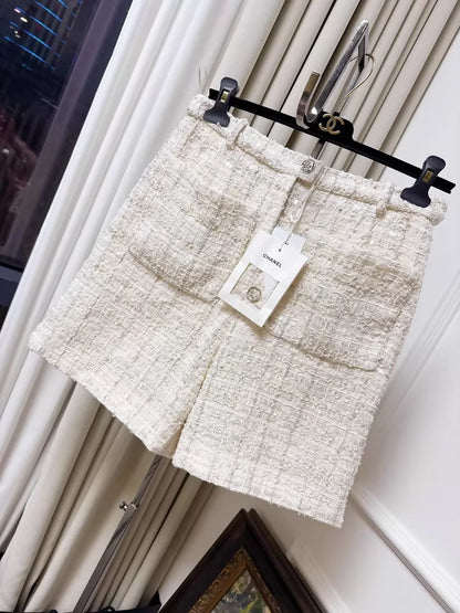 Chanel 25S off-white sequinetweed shorts