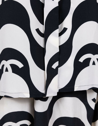 Chanel 2021 Spring/Summer Black and White Wave Set