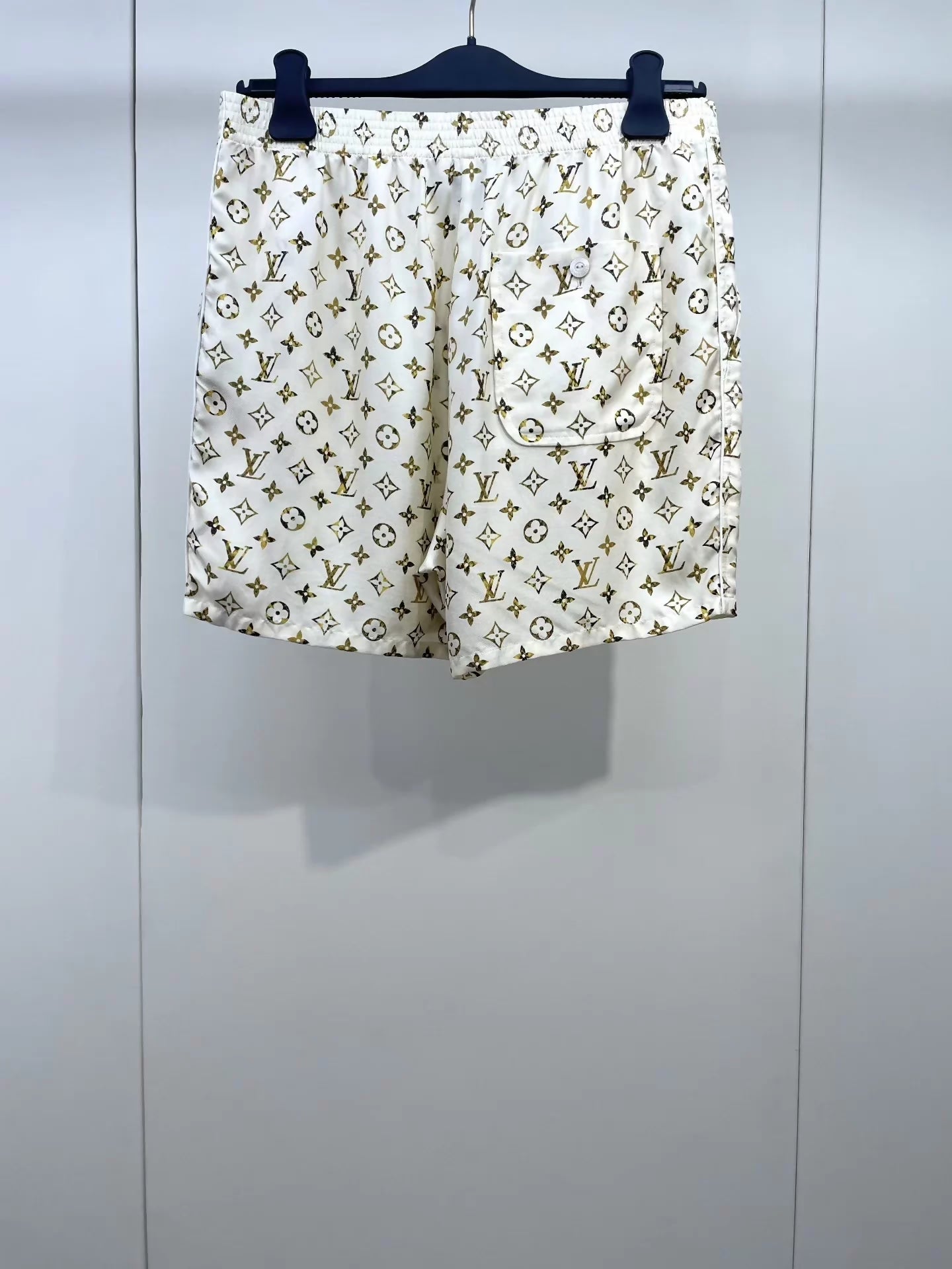 LV Spring/Summer 2023 Silk All-over Print Shorts
