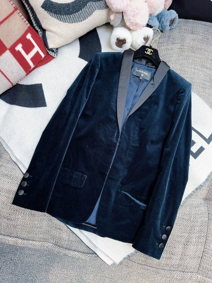 Chanel 18A midnight blue velvet suit jacket