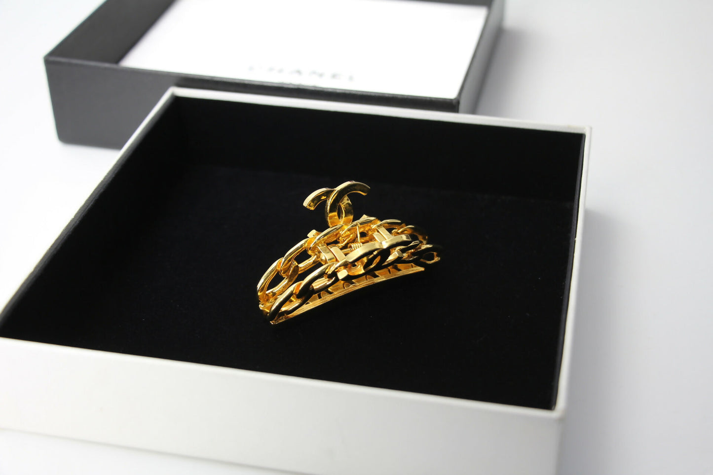 Chanel Vintage 98P Gold-plated Chain CC Logo Hair Clip