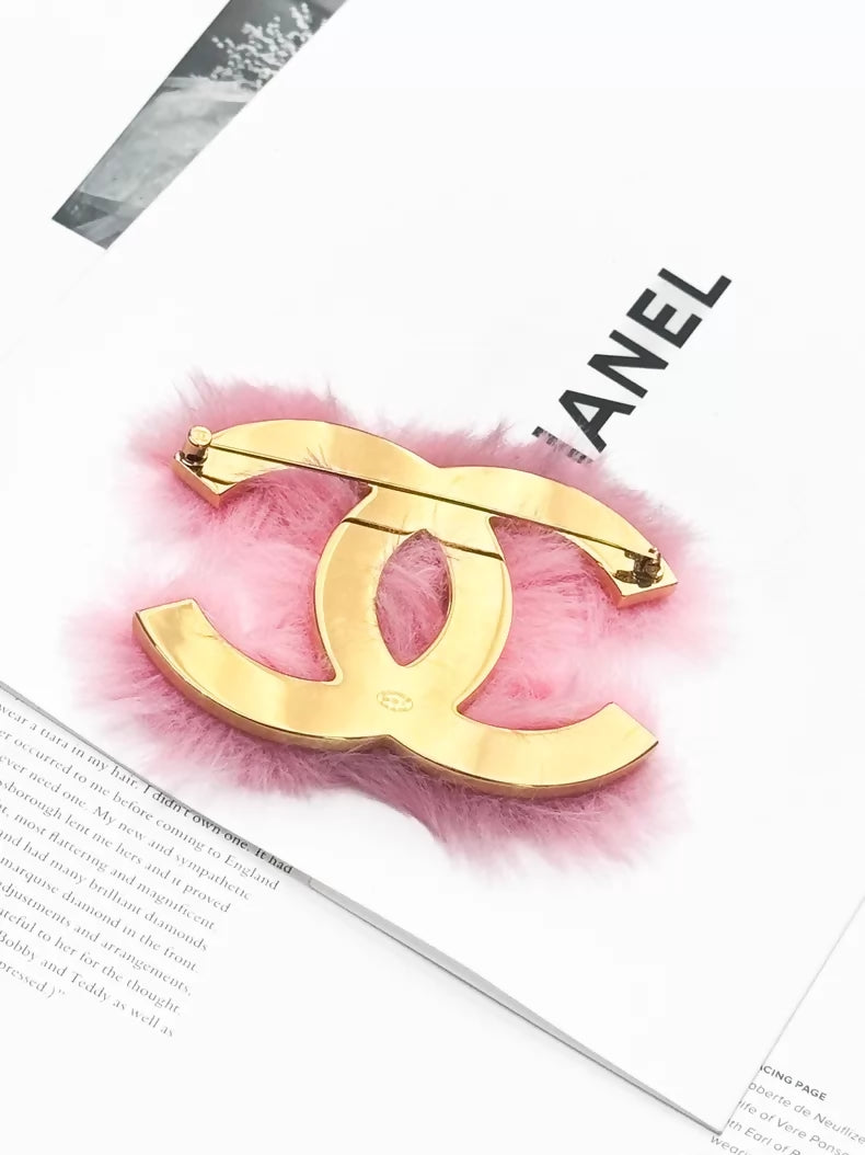 Chanel 24C pink fur double C metal logo brooch
