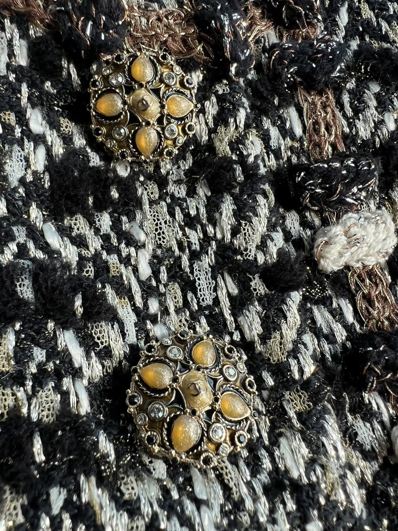 Chanel 12A black/white tweed jacket