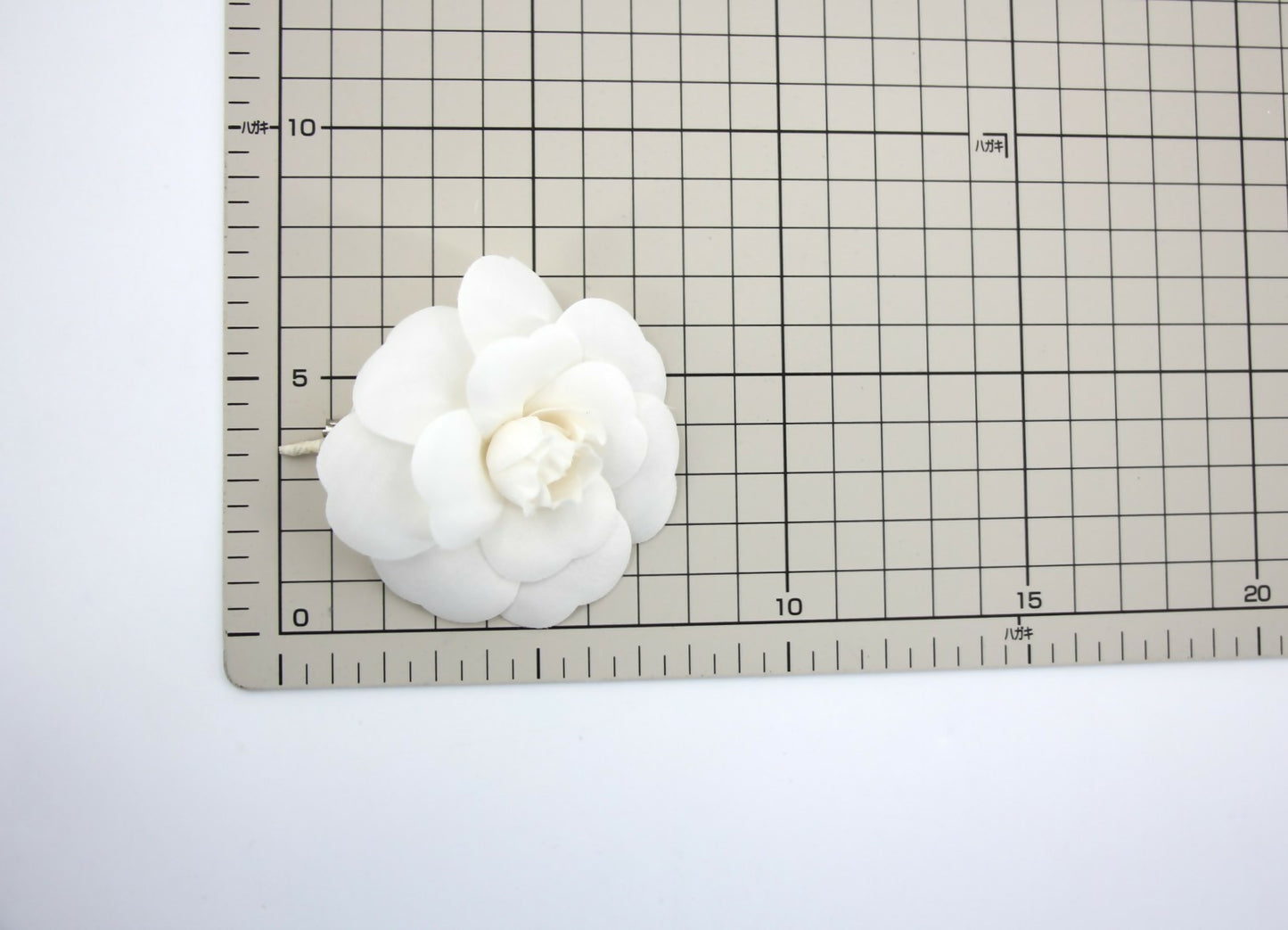 Chanel Vintage 81-85 Silk White Camellia Brooch