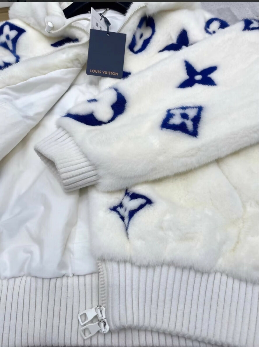 Louis Vuitton white & blue mink fur coat – Wararni.com