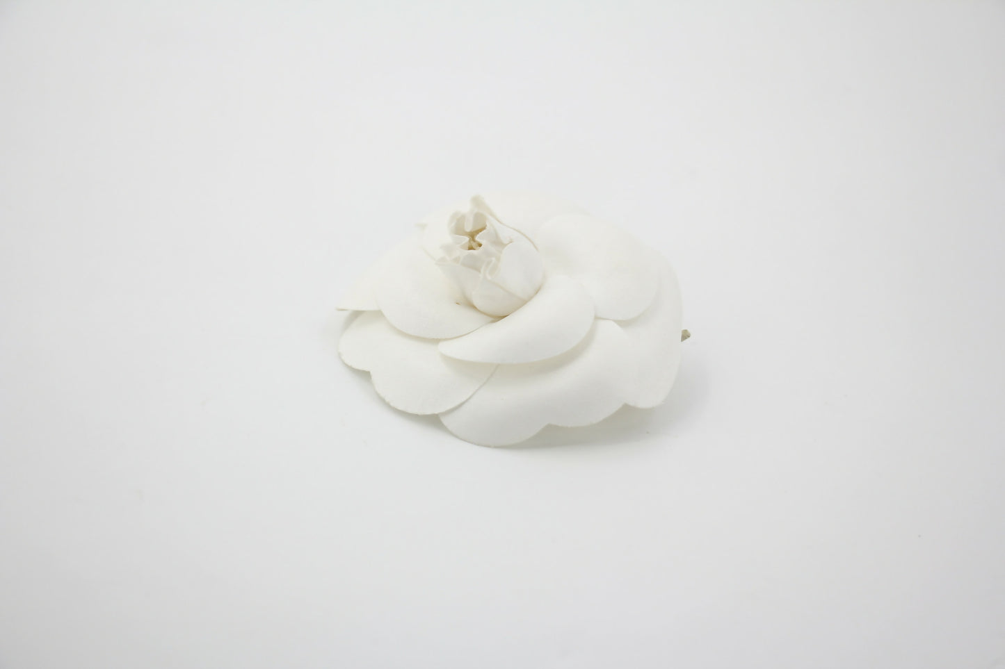 Chanel Vintage 81-85 Canvas White Camellia Brooch