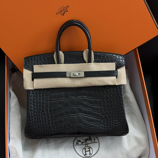 Hermès Birkin 25 Noir Matte Alligator Mississippiensis with Palladium Hardware