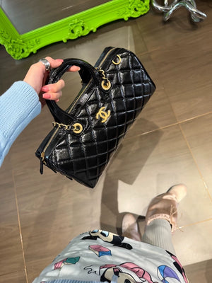 Chanel 25A leather large tote