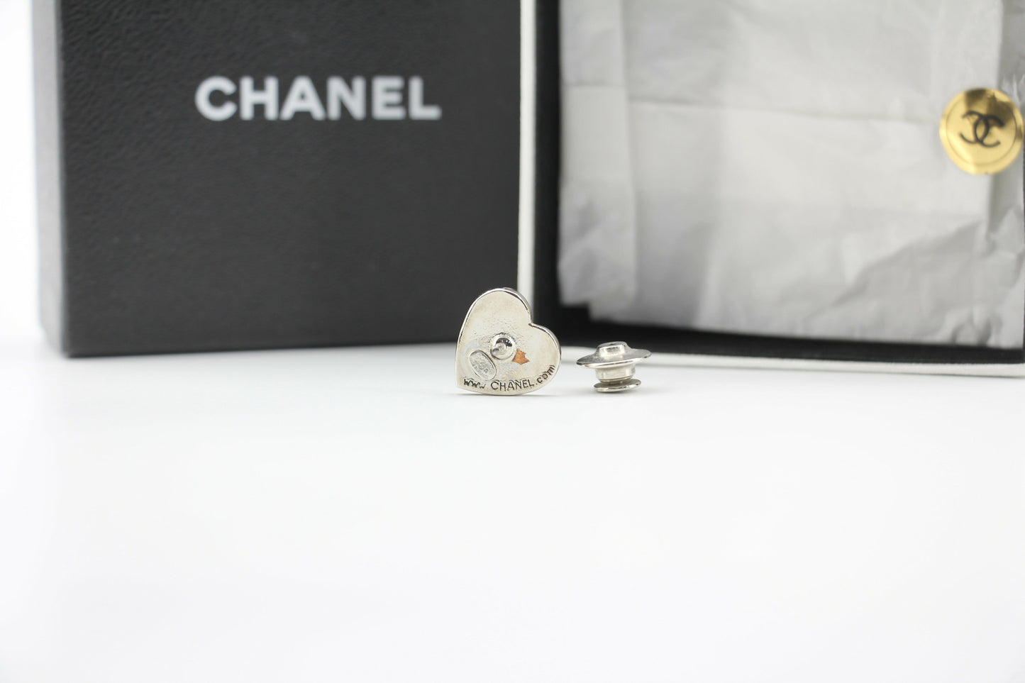 Chanel Vintage 03A Metal American Style Heart Brooch